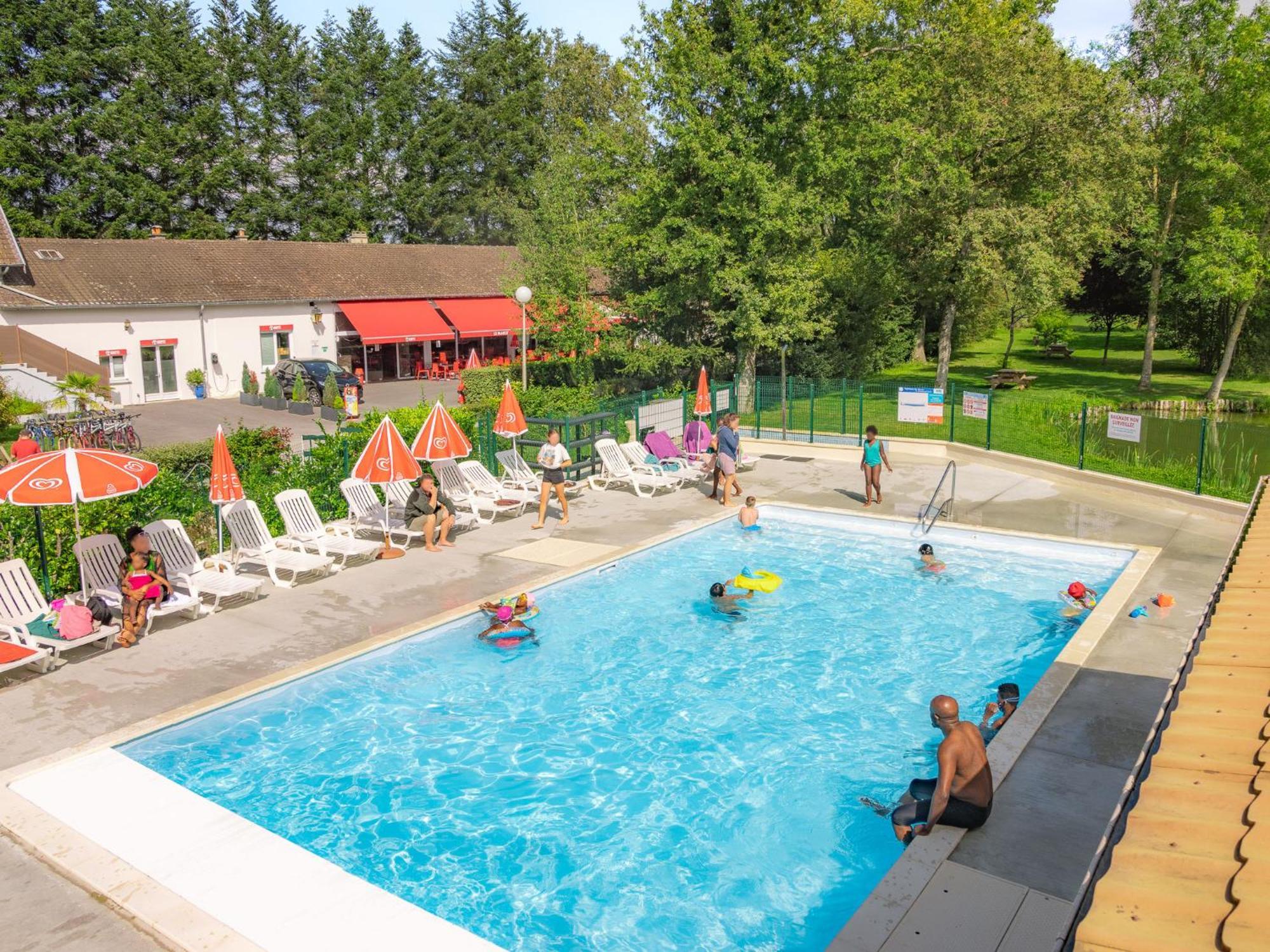 Camping Les Etangs Fleuris 4 Touquin Exterior photo