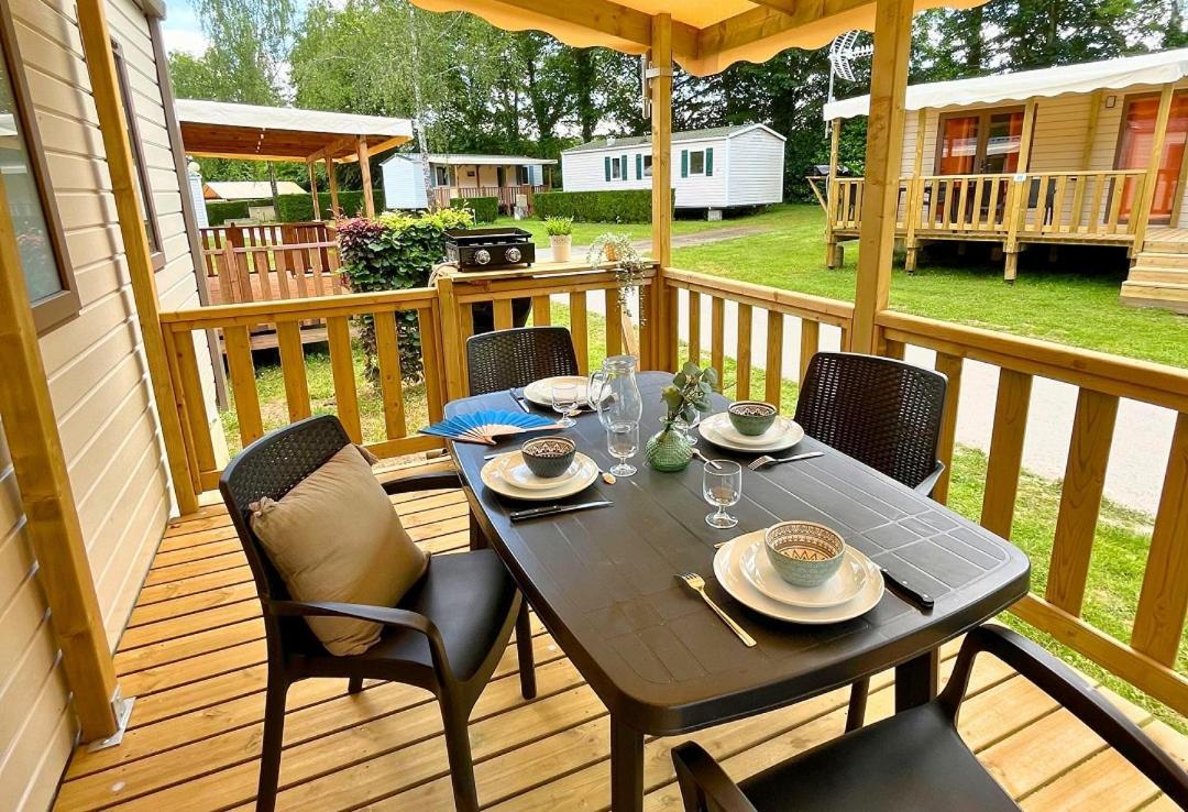 Camping Les Etangs Fleuris 4 Touquin Exterior photo