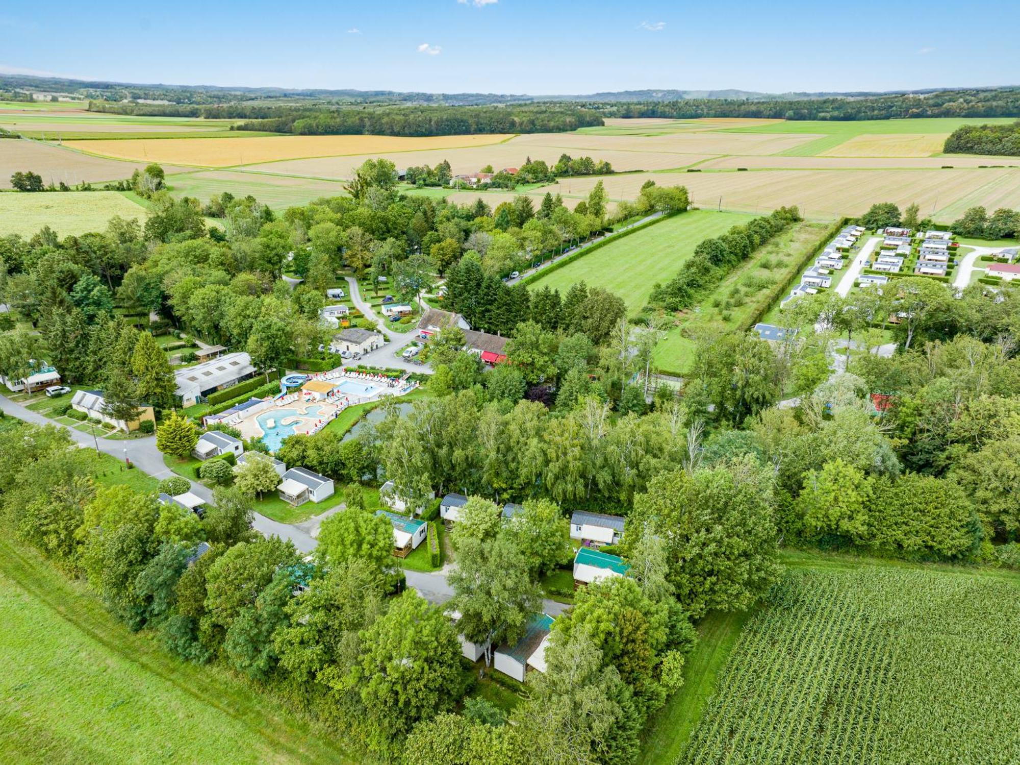 Camping Les Etangs Fleuris 4 Touquin Exterior photo