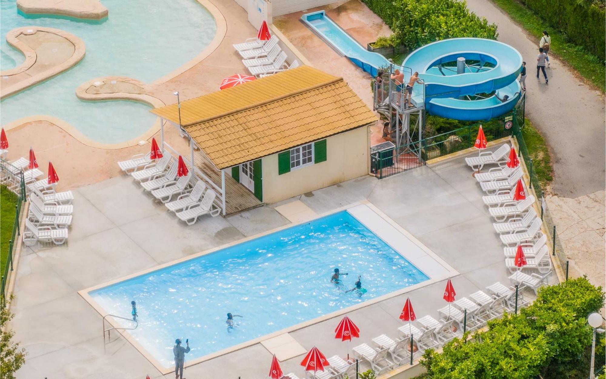 Camping Les Etangs Fleuris 4 Touquin Exterior photo