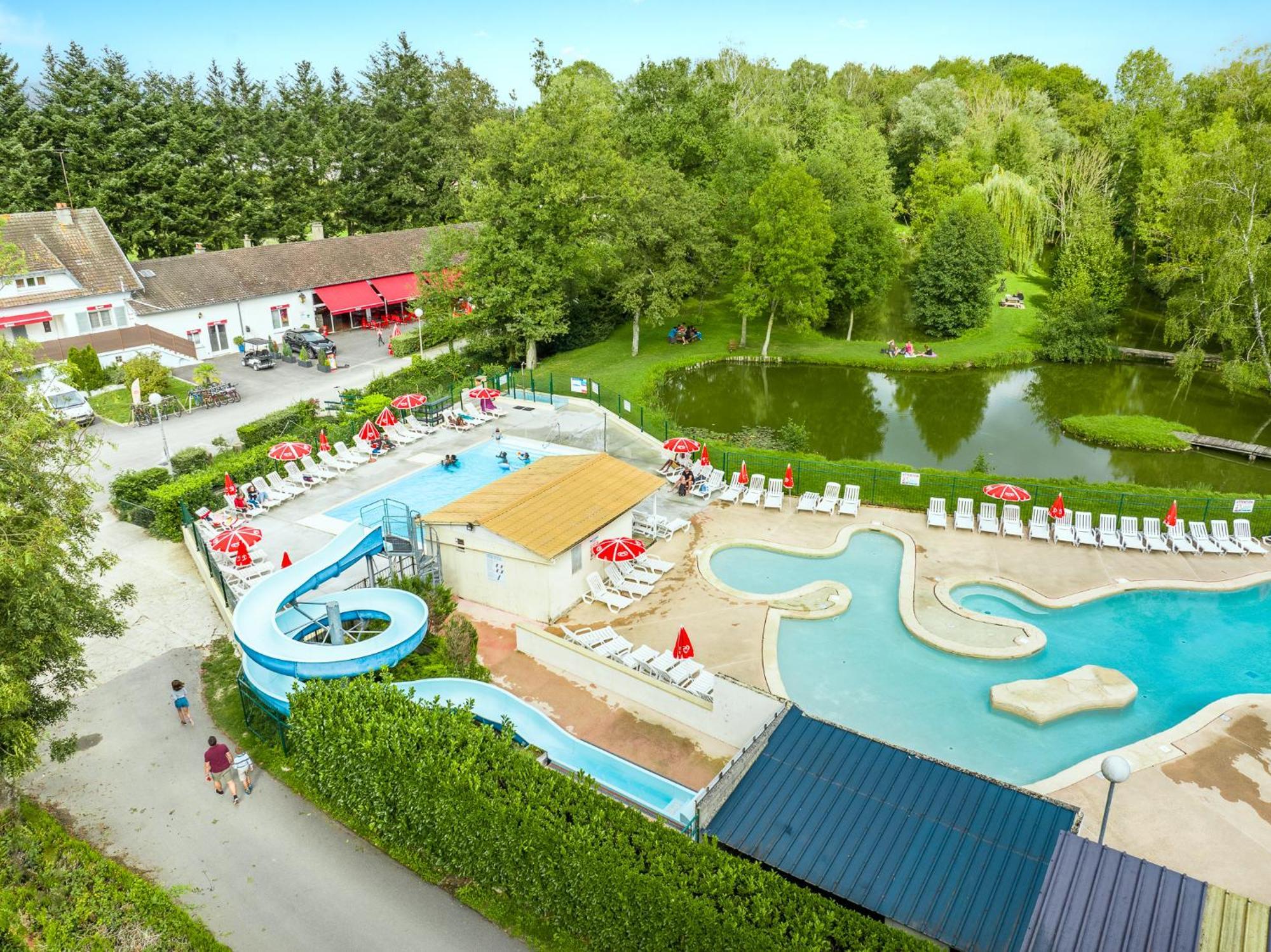 Camping Les Etangs Fleuris 4 Touquin Exterior photo