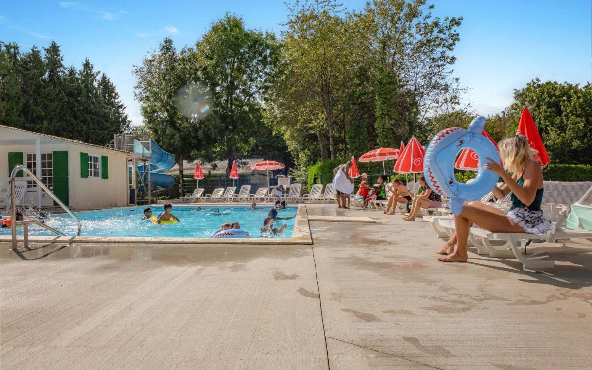 Camping Les Etangs Fleuris 4 Touquin Exterior photo