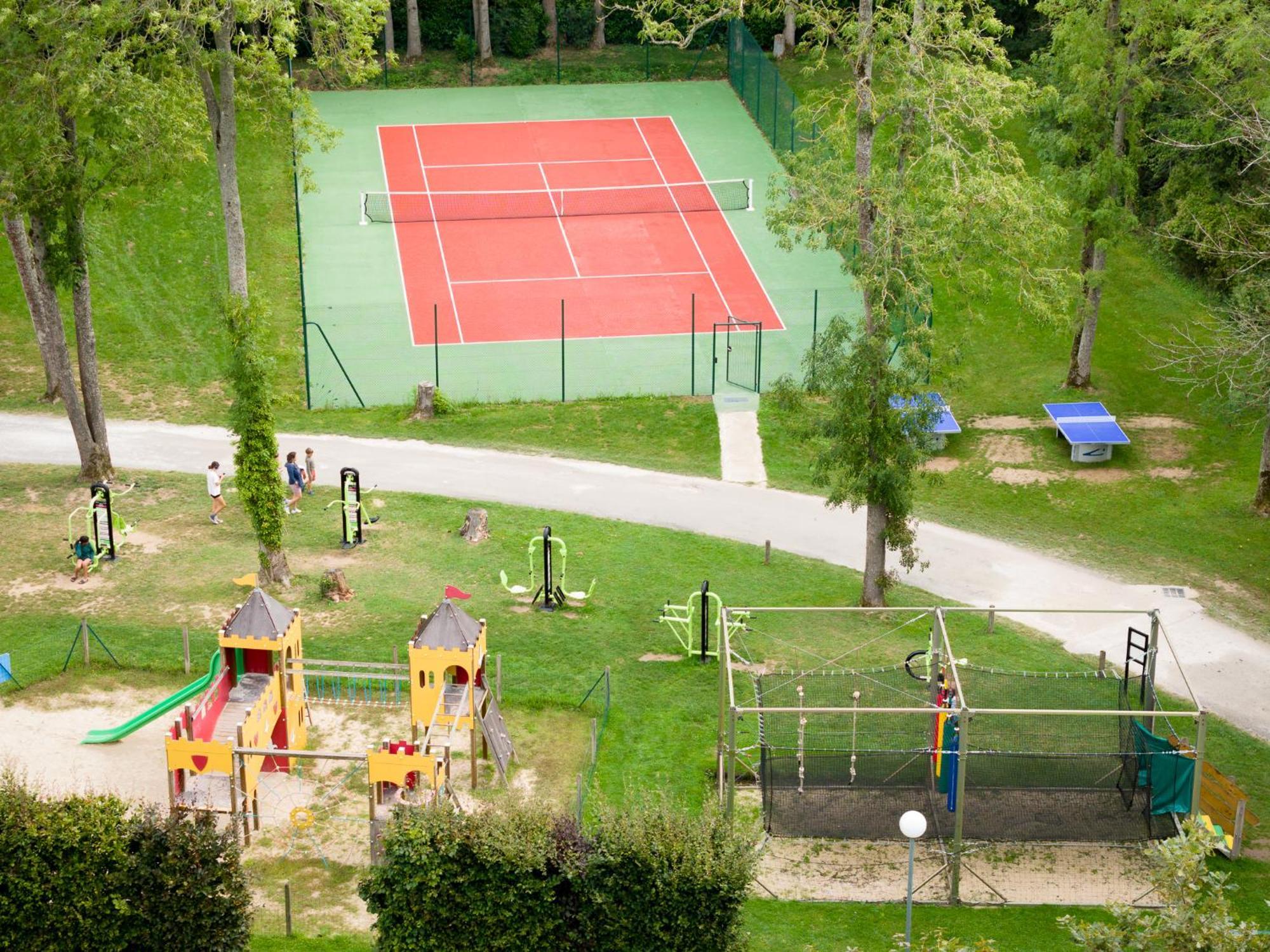 Camping Les Etangs Fleuris 4 Touquin Exterior photo