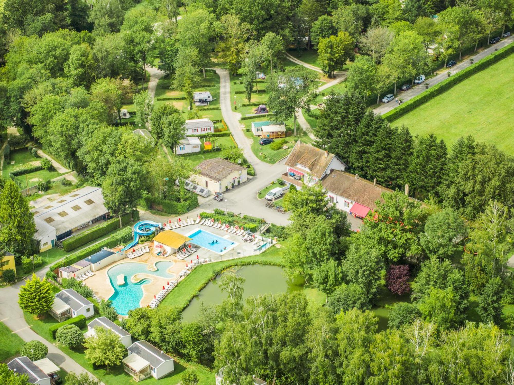 Camping Les Etangs Fleuris 4 Touquin Exterior photo